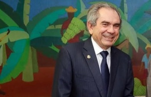 Brasília - DF, 09/11/2016. Presidente Michel Temer durante reunião com o Senador Raimundo Lira. Foto: Marcos Corrêa/PR