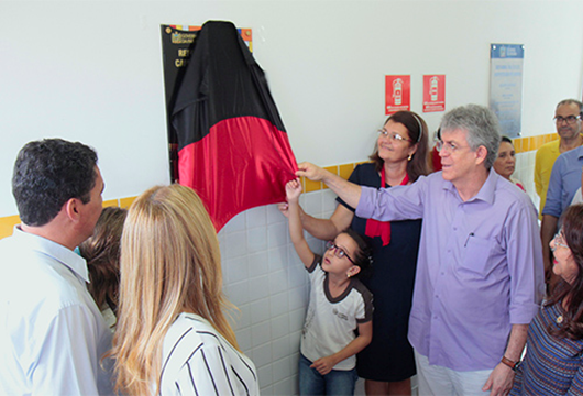 Ricardo entrega reformas de três escolas estaduais em João Pessoa