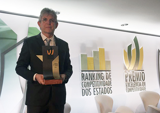Paraíba avança em ranking nacional e Ricardo recebe Prêmio Excelência em Competitividade