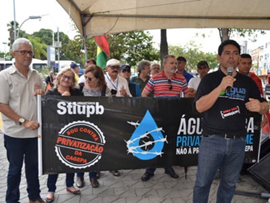 Entidades protestam e denunciam privatizações em Campina Grande