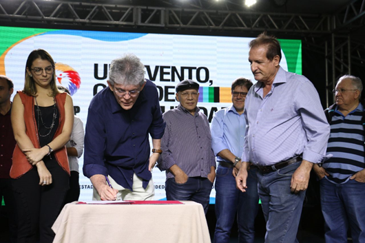Ricardo libera mais de R$ 1 milhão em créditos durante a Feira de Negócios e Empreendedorismo em Bananeiras