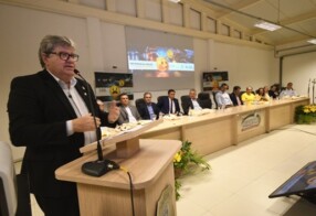 João Azevêdo destaca conscientização e rigor nas fiscalizações para um trânsito seguro na abertura do Maio Amarelo