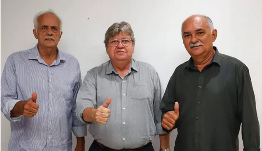 Azevêdo_apoio_prefeito e lideranças de Santa Luzia