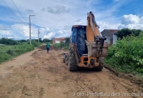 Prefeitura de Princesa Isabel inicia obras de esgotamento da principal via de acesso ao estádio O Gonzagão